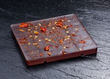 Tafelschokolade Dunkel 63% ESPELETTE CHILI 72g / Kevin Kugel Chocolatier